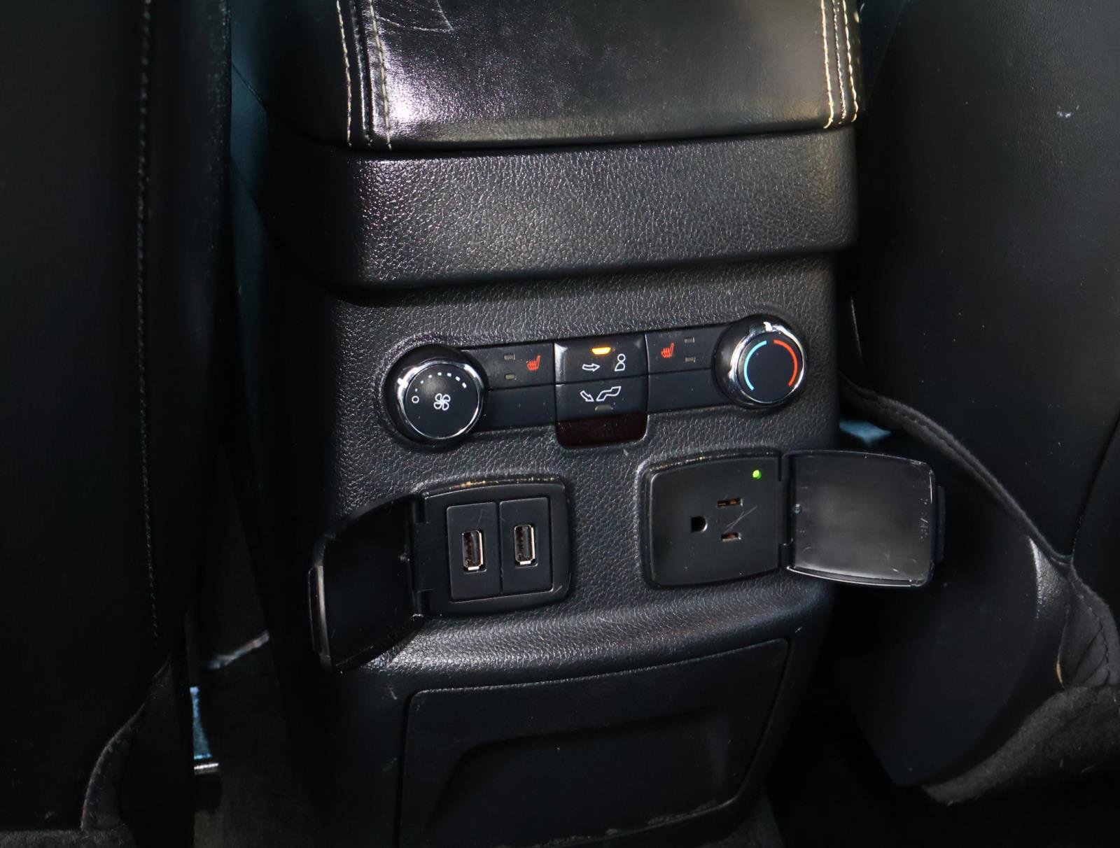 Used 2016 Ford Explorer Platinum image 12