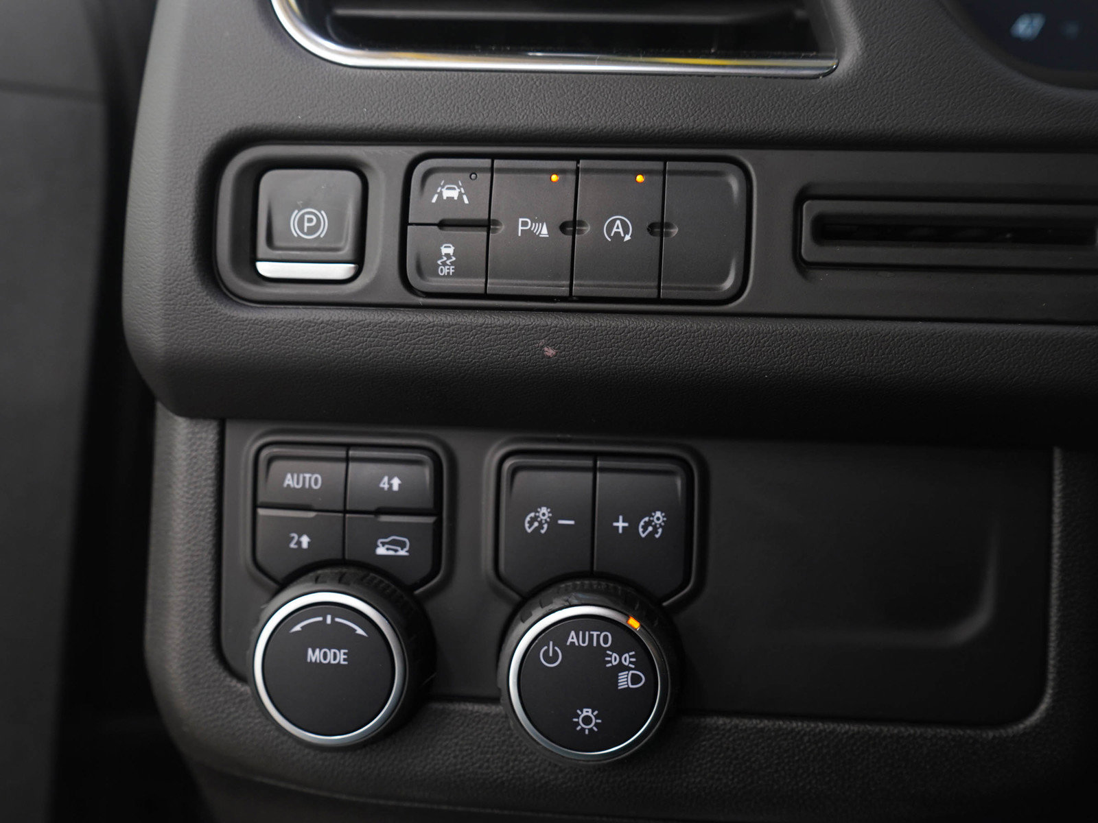 Used 2023 Chevrolet Suburban LT image 27