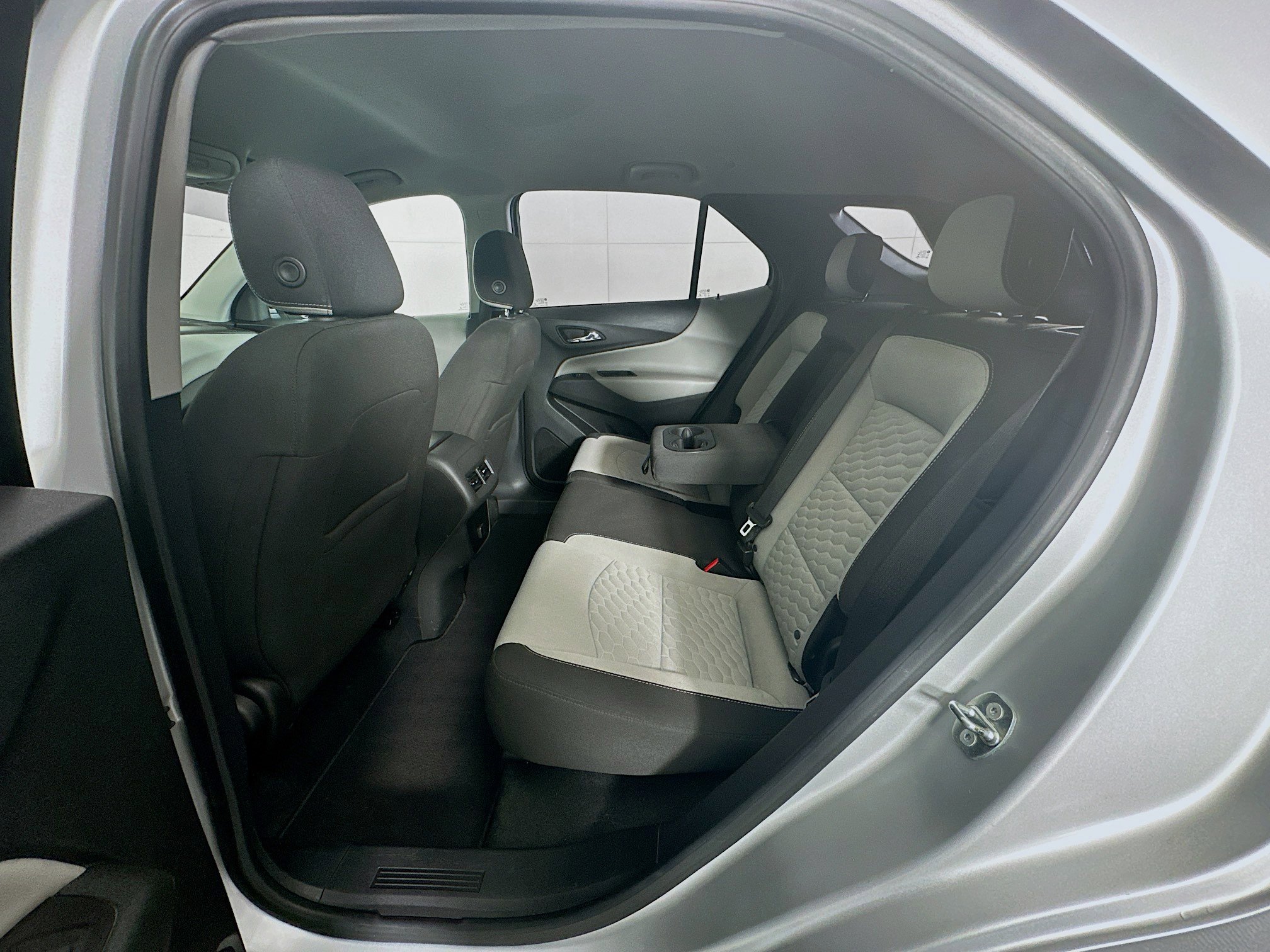 Used 2018 Chevrolet Equinox LS image 26