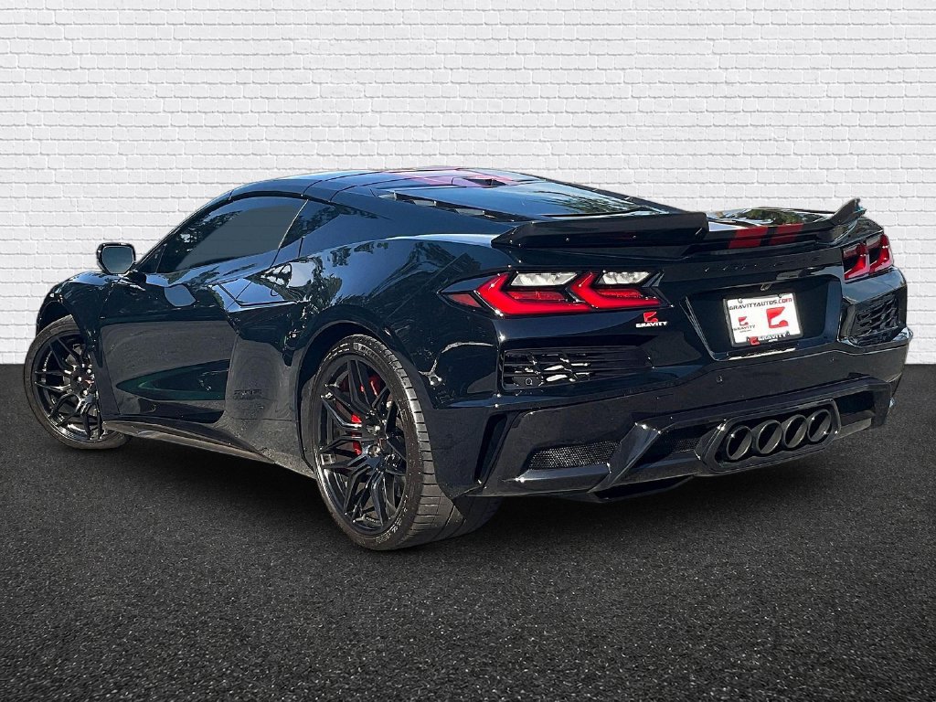 Used 2024 Chevrolet Corvette Z06 RWD image 4