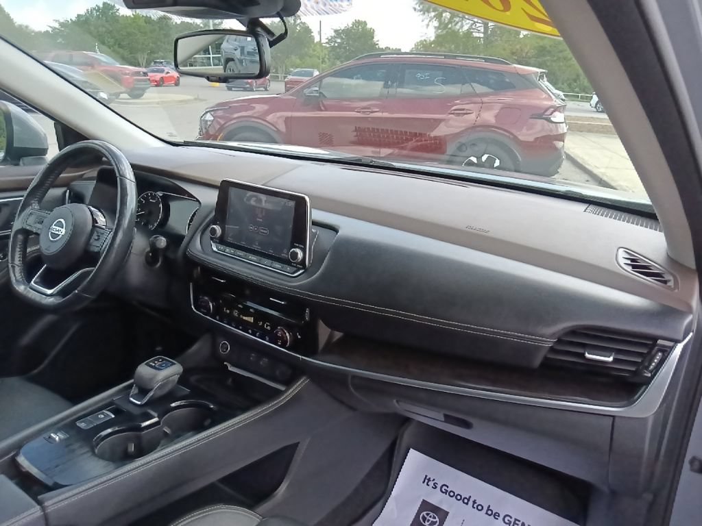 Used 2021 Nissan Rogue SL FWD image 32