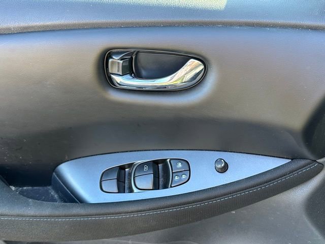 Used 2024 Nissan Leaf S image 12