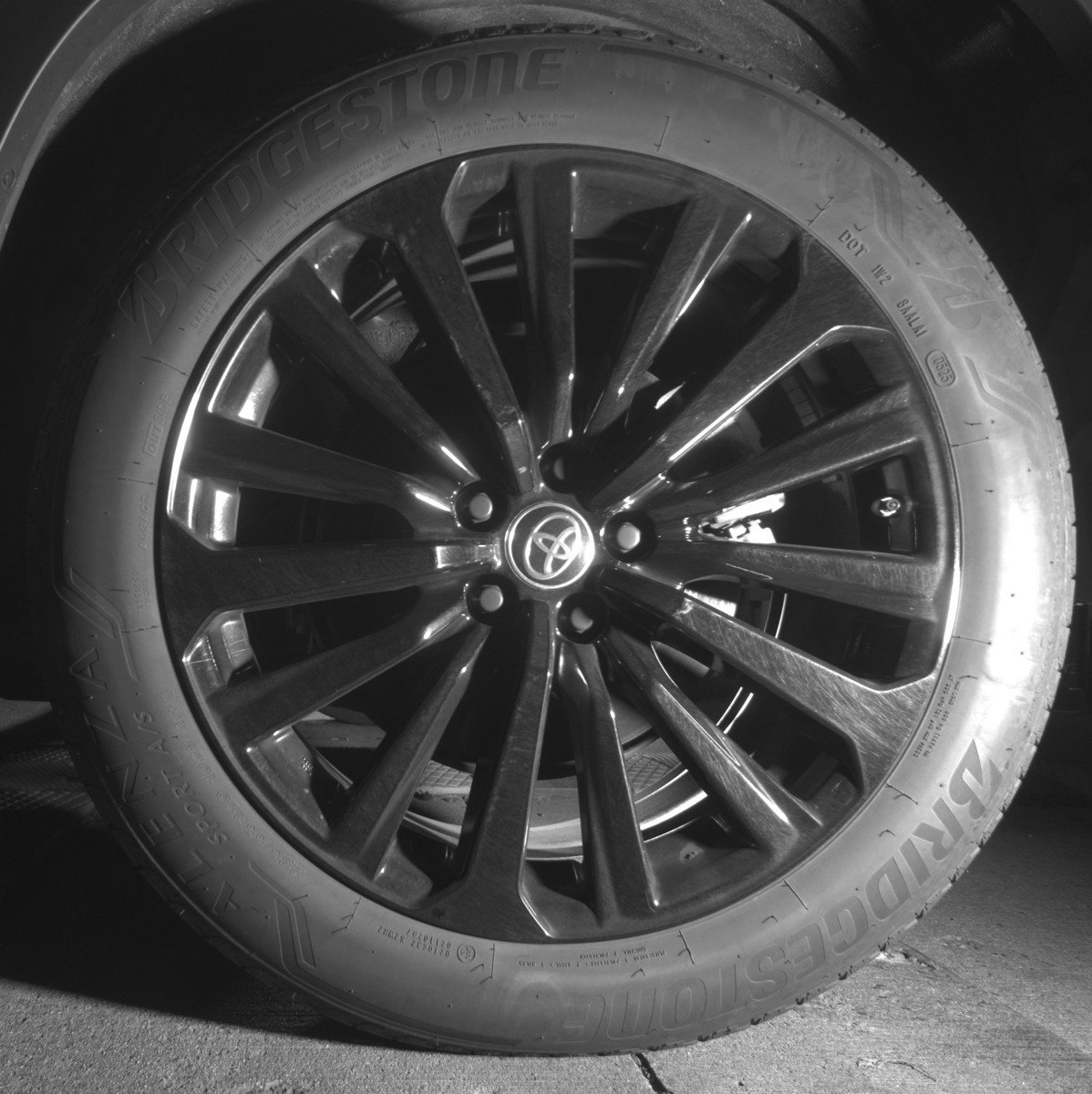 Used 2025 Toyota Highlander XSE AWD/4WD image 14