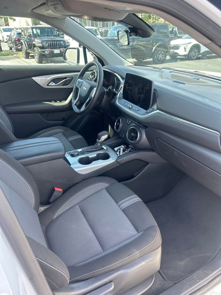 Used 2025 Chevrolet Blazer LT image 15