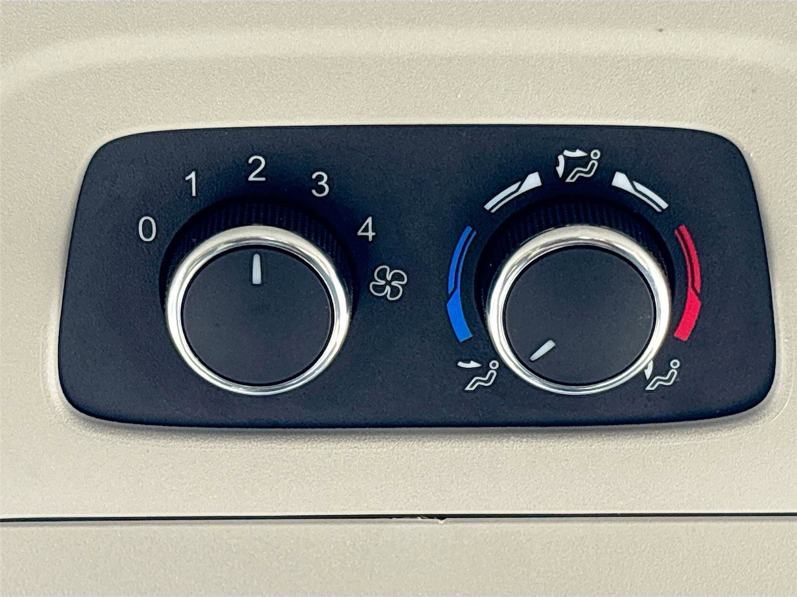 Used 2024 Ford Transit 350 XLT image 23