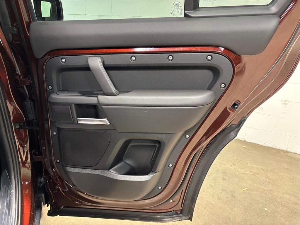 New 2026 Land Rover Defender 130 X-Dynamic SE AWD/4WD image 43