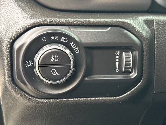 Used 2023 Jeep Gladiator Willys image 24