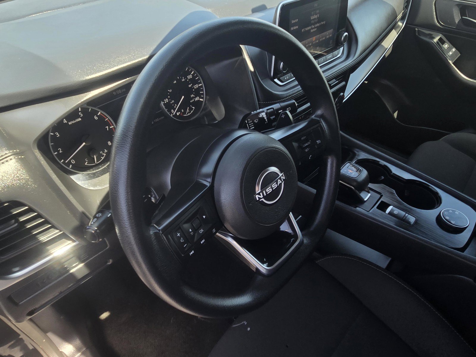 Used 2024 Nissan Rogue S AWD/4WD image 11