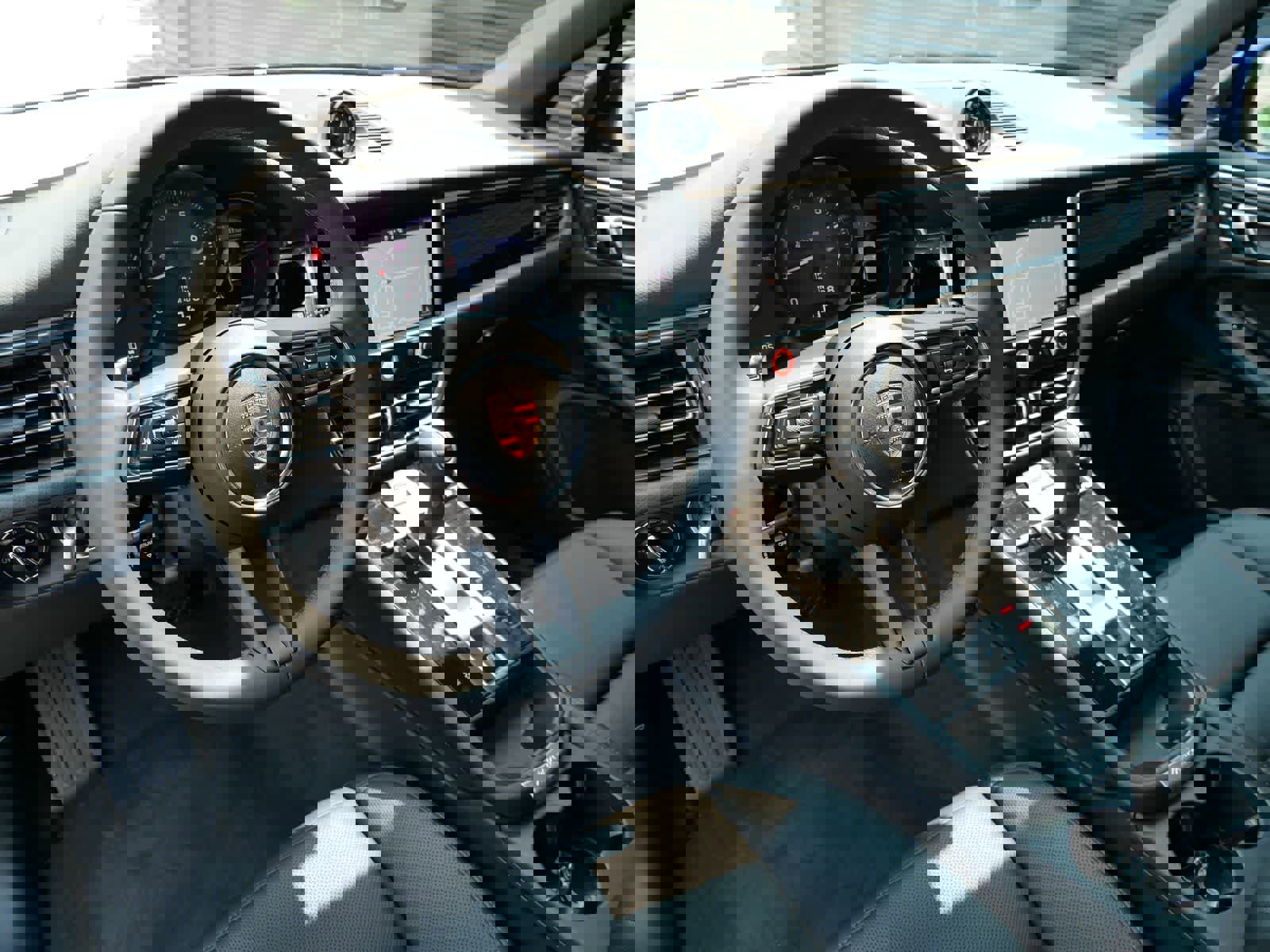 New 2025 Porsche Macan image 4