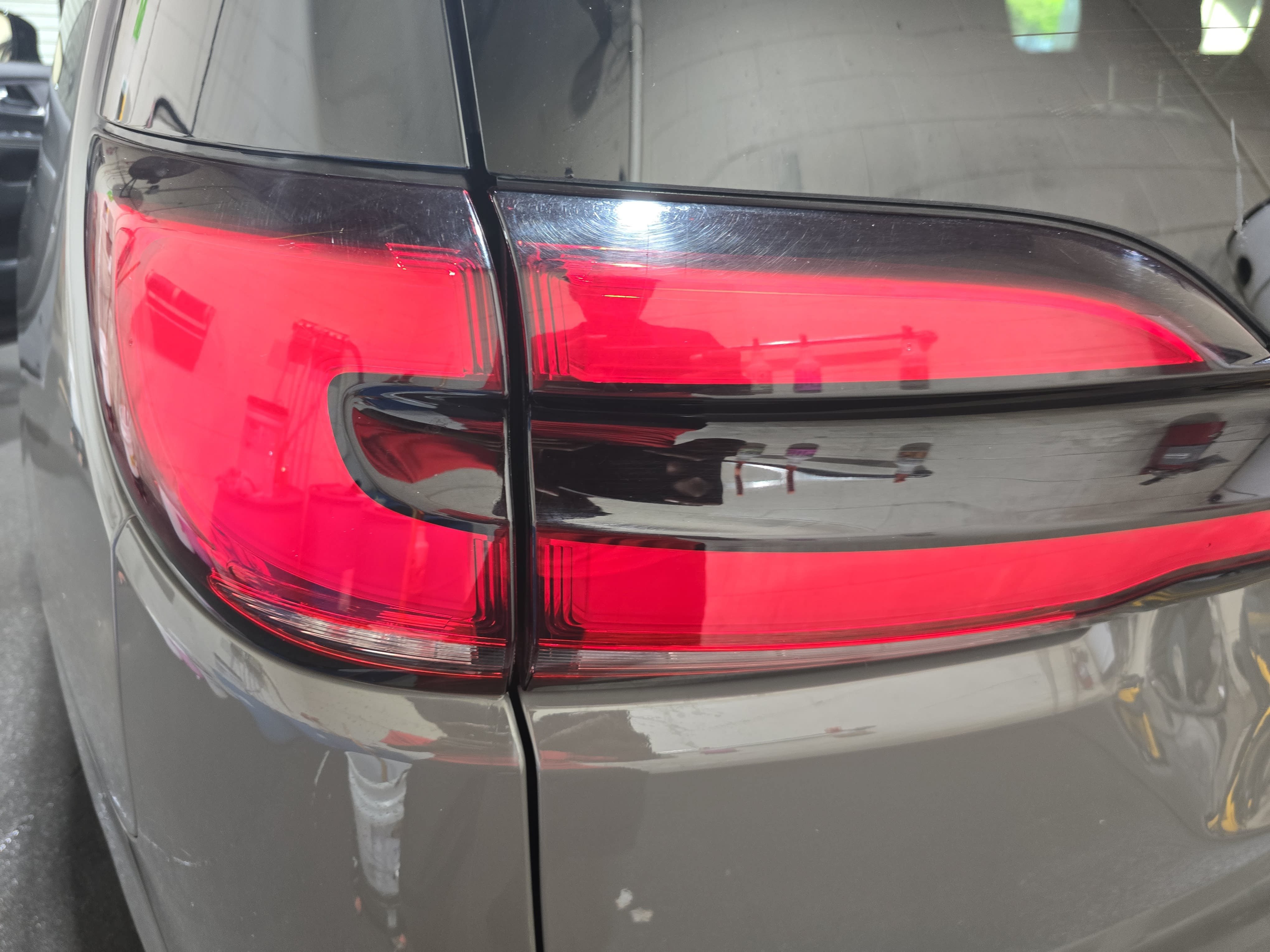 Used 2025 Chrysler Pacifica Limited FWD image 31