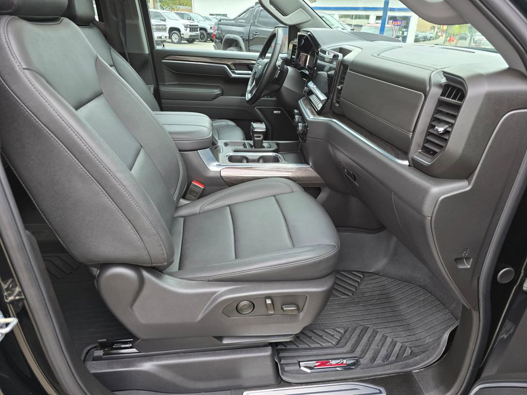 Used 2025 Chevrolet Silverado 1500 LTZ w/ LTZ Premium Package AWD/4WD image 14
