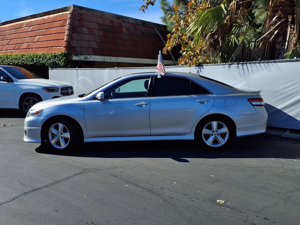 Used 2011 Toyota Camry SE image 3