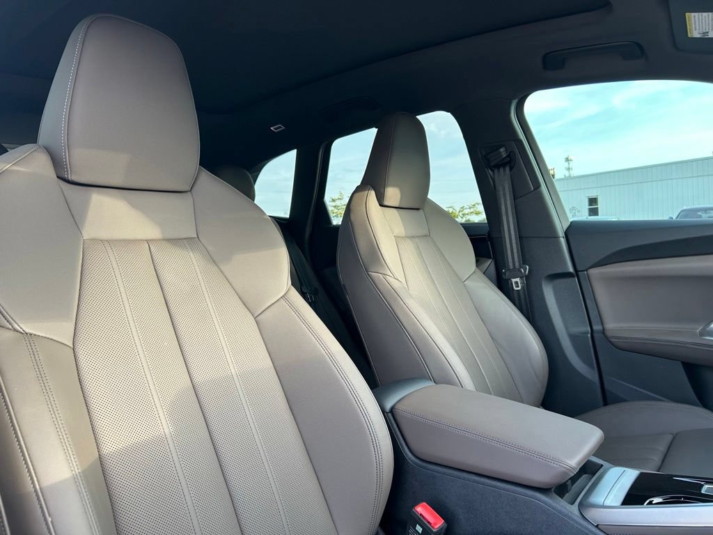 Used 2025 Audi Q5 Premium Plus w/ Premium Plus AWD/4WD image 38