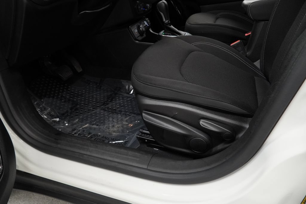 Certified 2023 Jeep Renegade Altitude AWD/4WD image 42