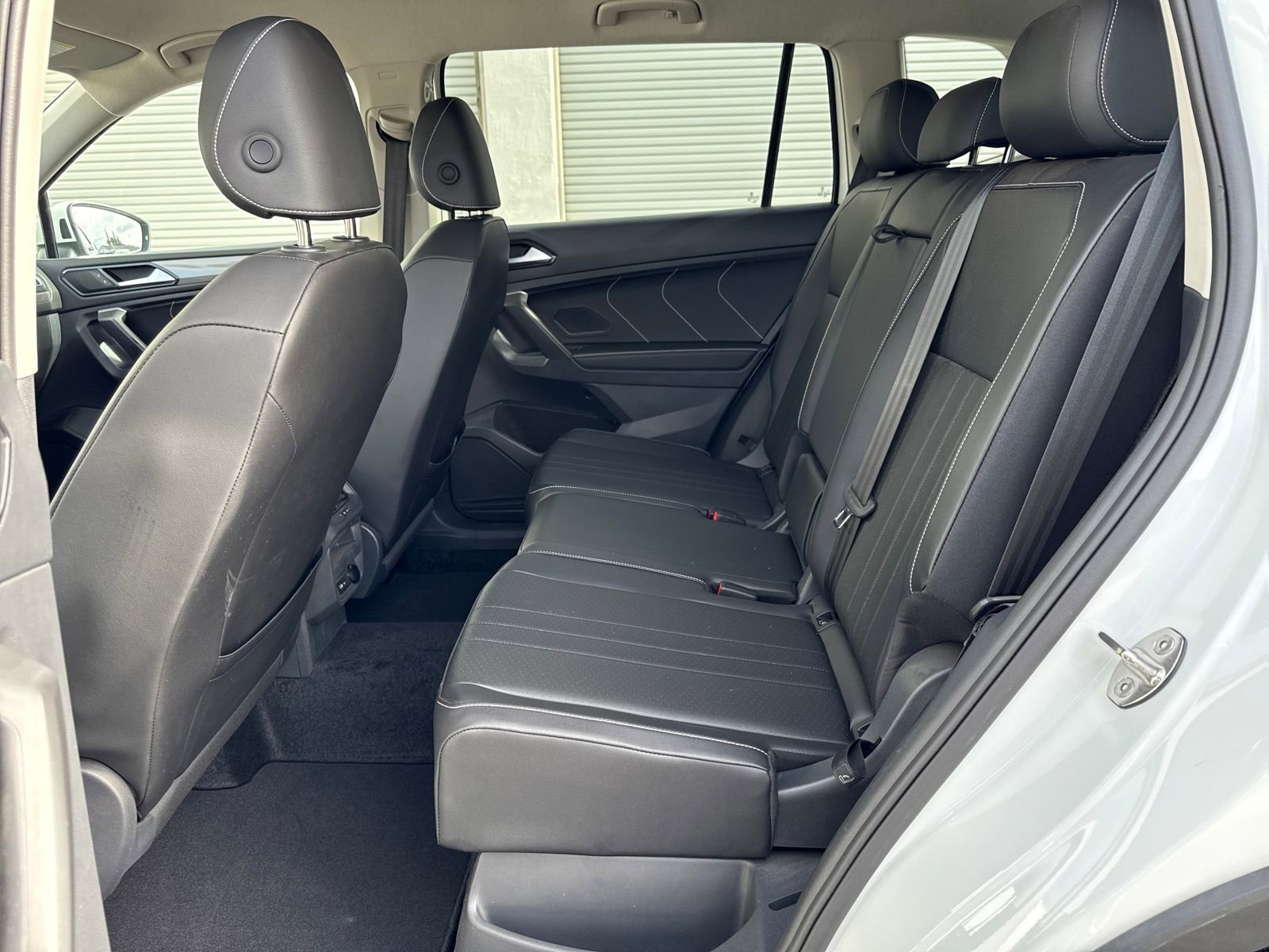 Used 2024 Volkswagen Tiguan SE image 25