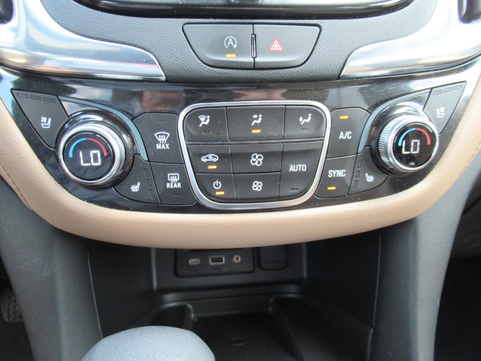 Used 2023 Chevrolet Equinox Premier FWD image 27