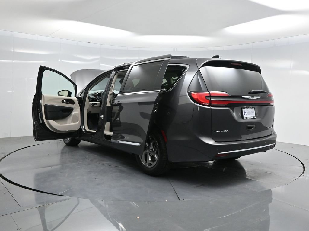 Used 2023 Chrysler Pacifica Limited image 43