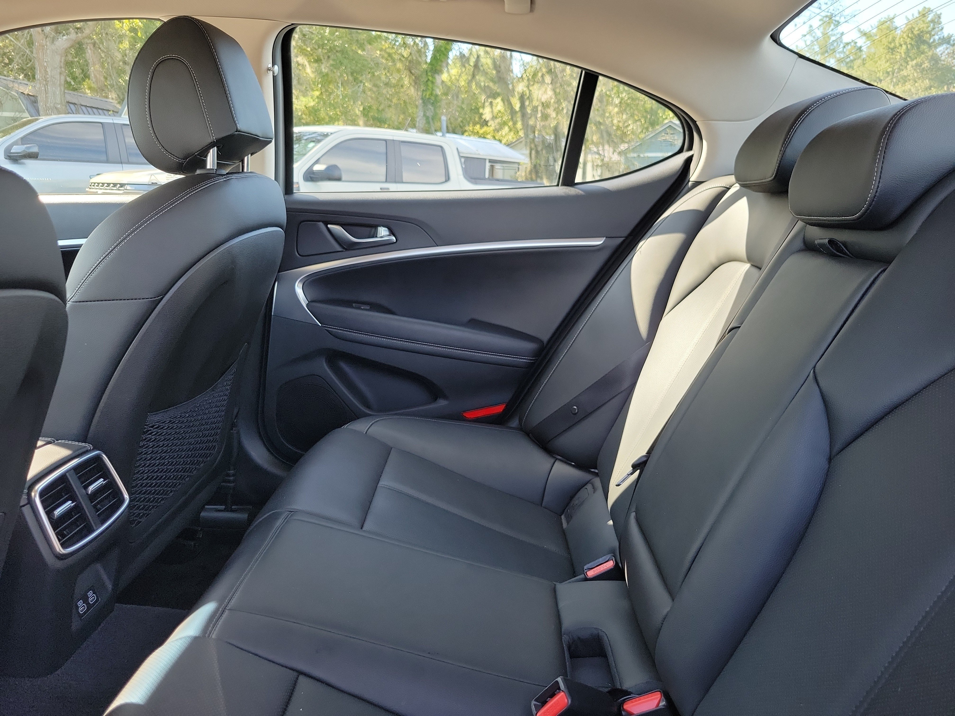 Used 2026 Genesis G70 2.5T RWD image 18