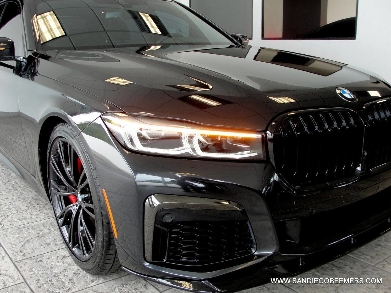 Used 2022 BMW 740i w/ M Sport Package image 46