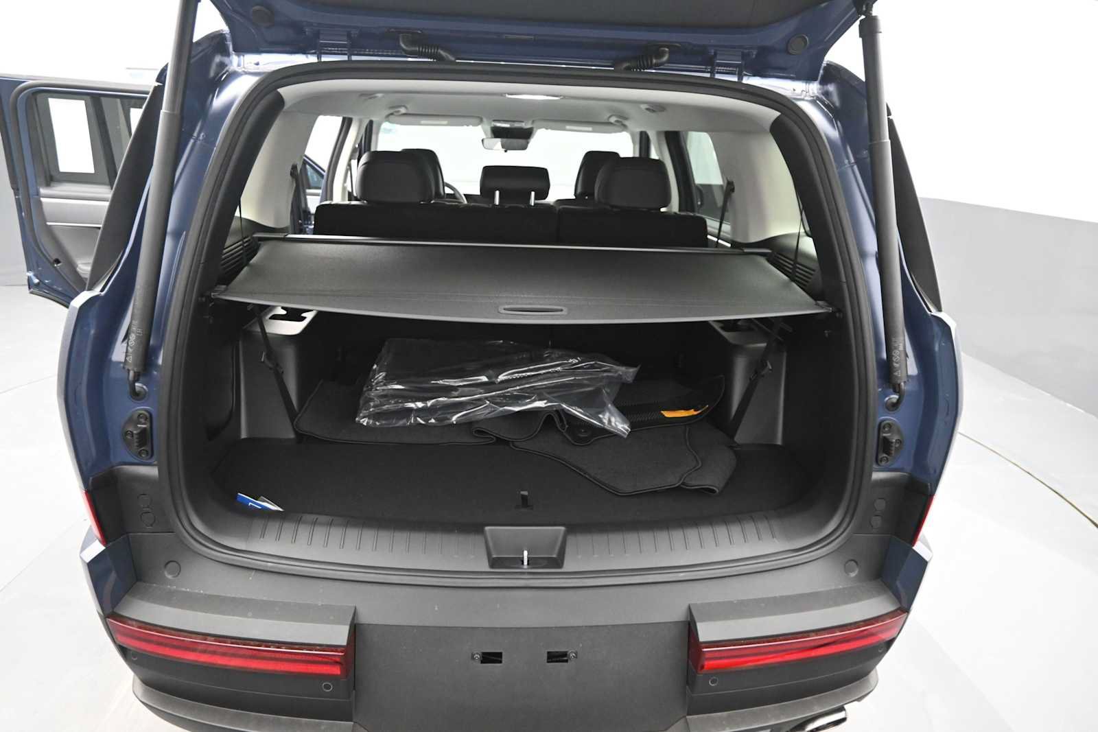 New 2026 Hyundai Santa Fe SEL FWD image 13