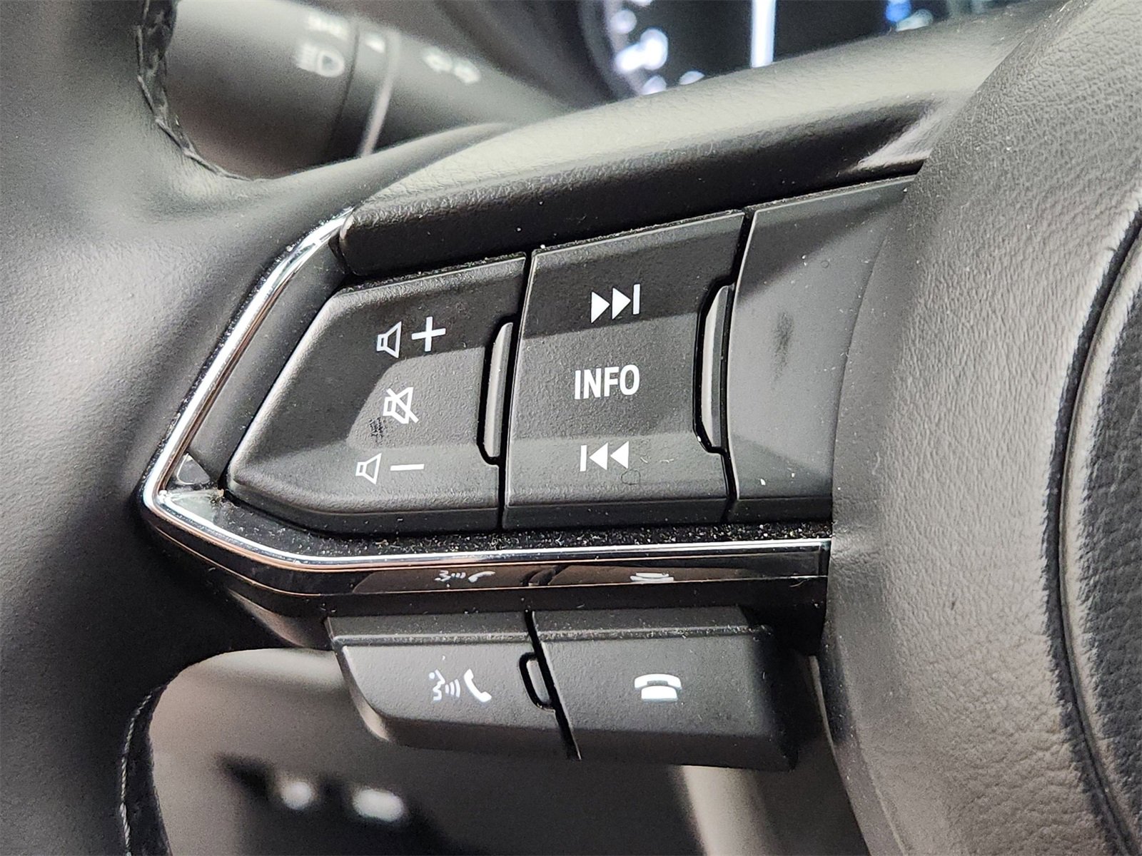 Certified 2025 MAZDA CX-5 Signature image 36