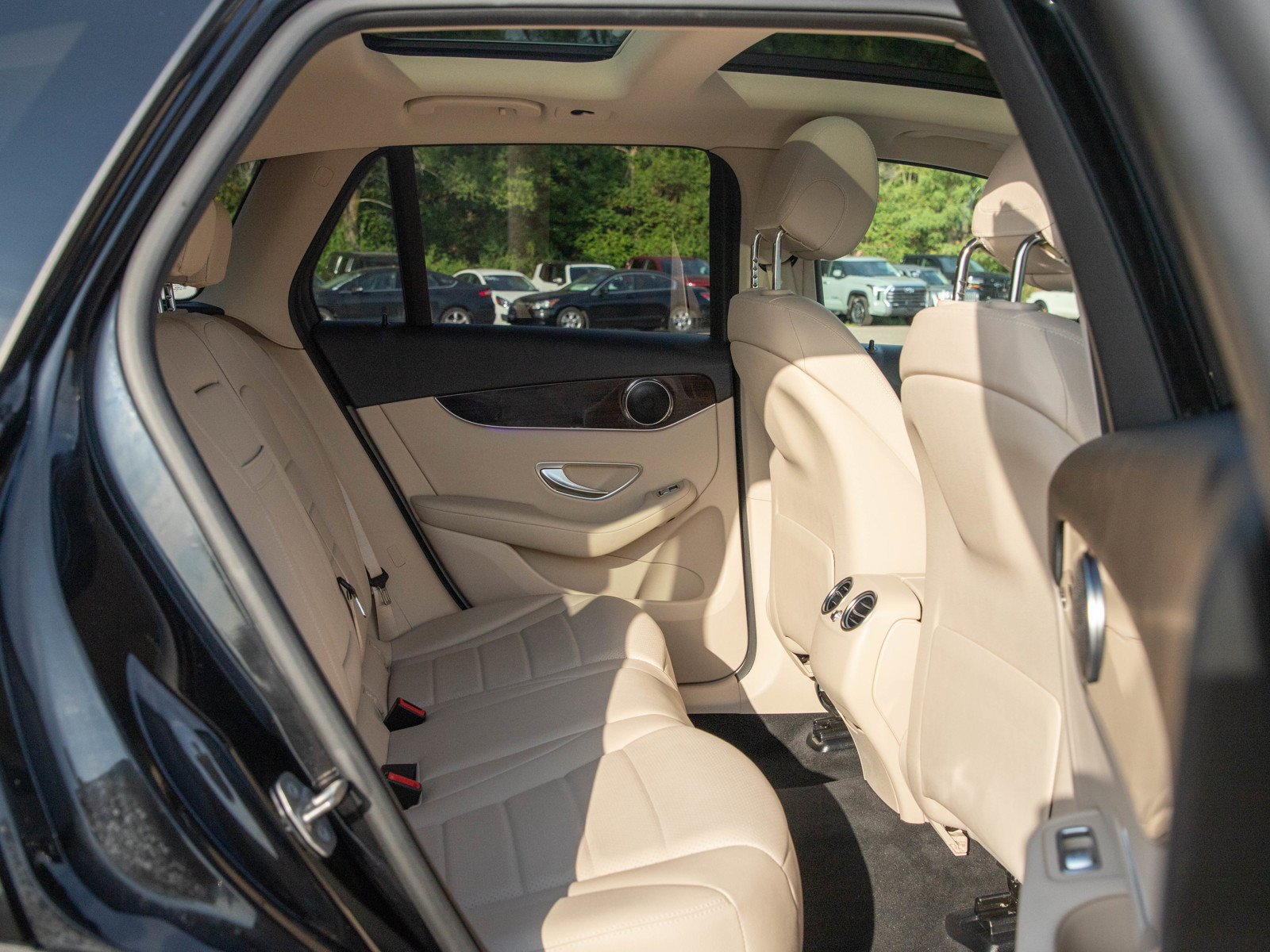 Used 2020 Mercedes-Benz GLC 300 4MATIC image 10