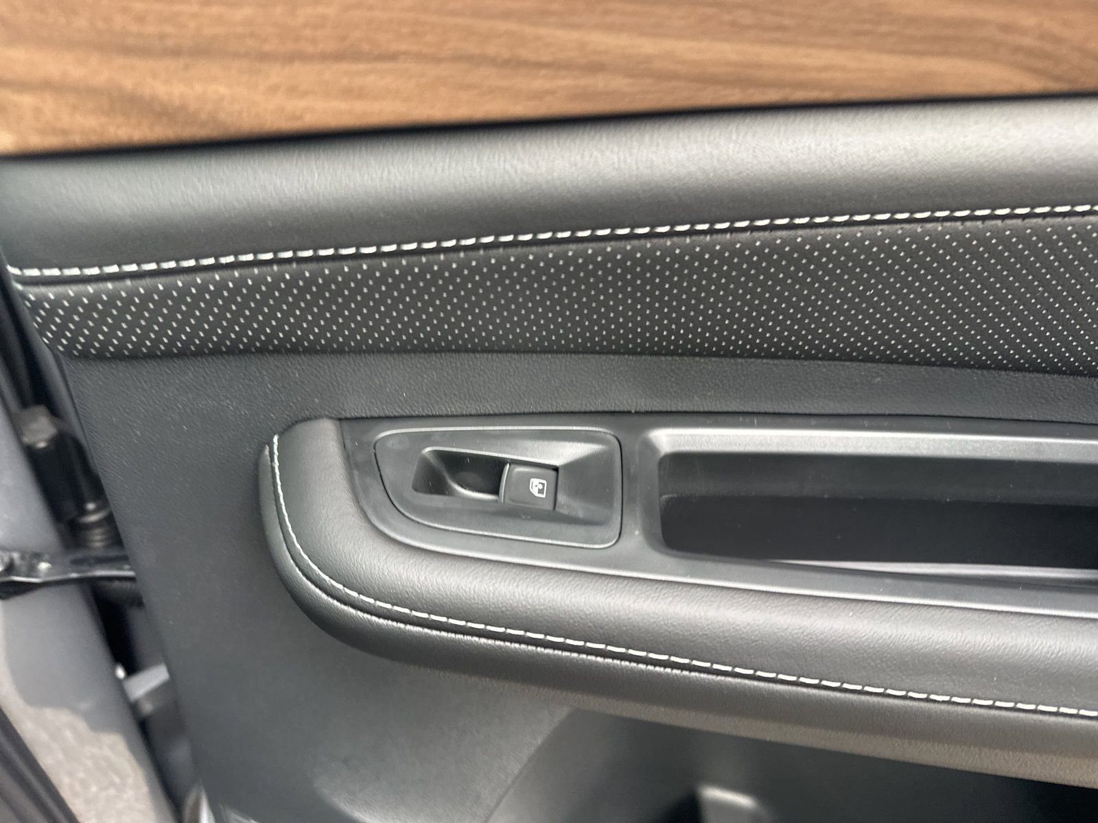 New 2026 Volkswagen Atlas SE image 37