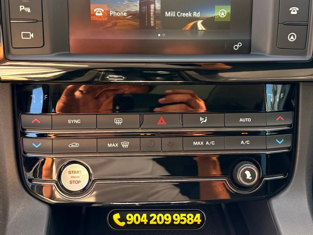 Used 2018 Jaguar F-PACE Premium image 21