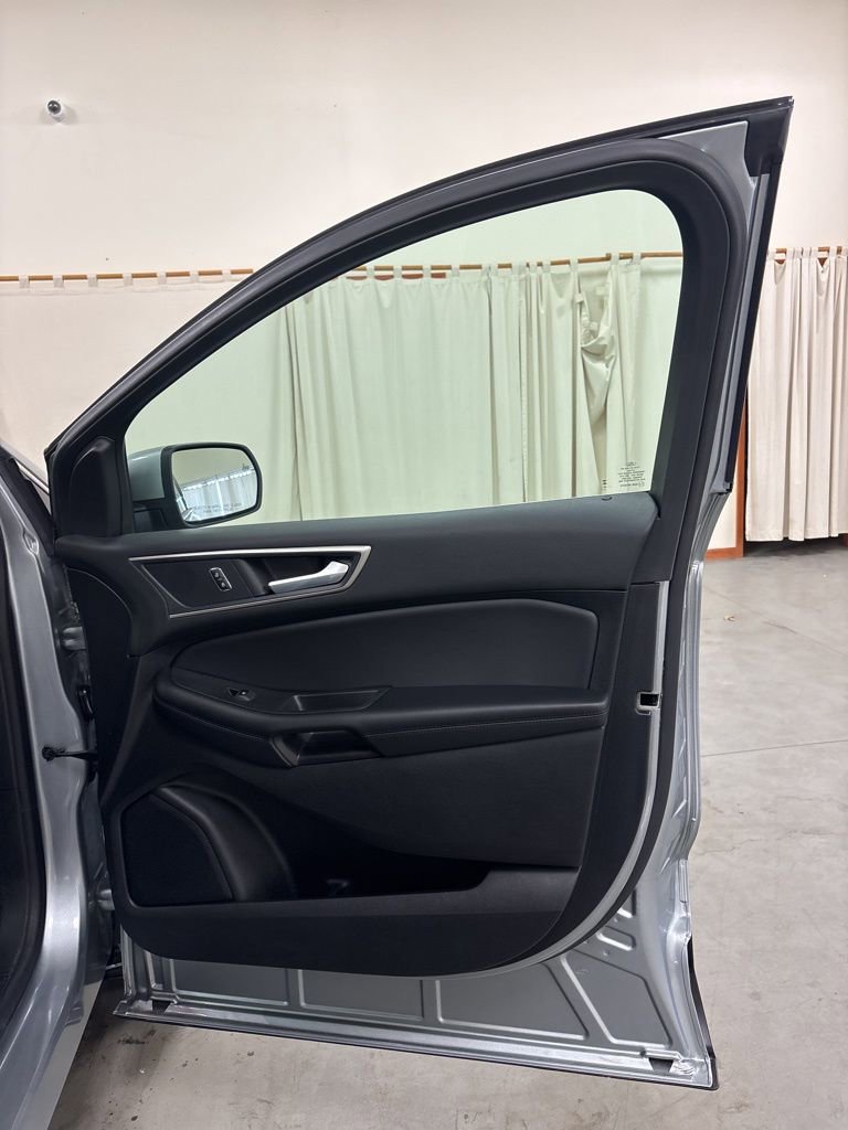 Used 2024 Ford Edge SEL w/ Convenience Package image 29