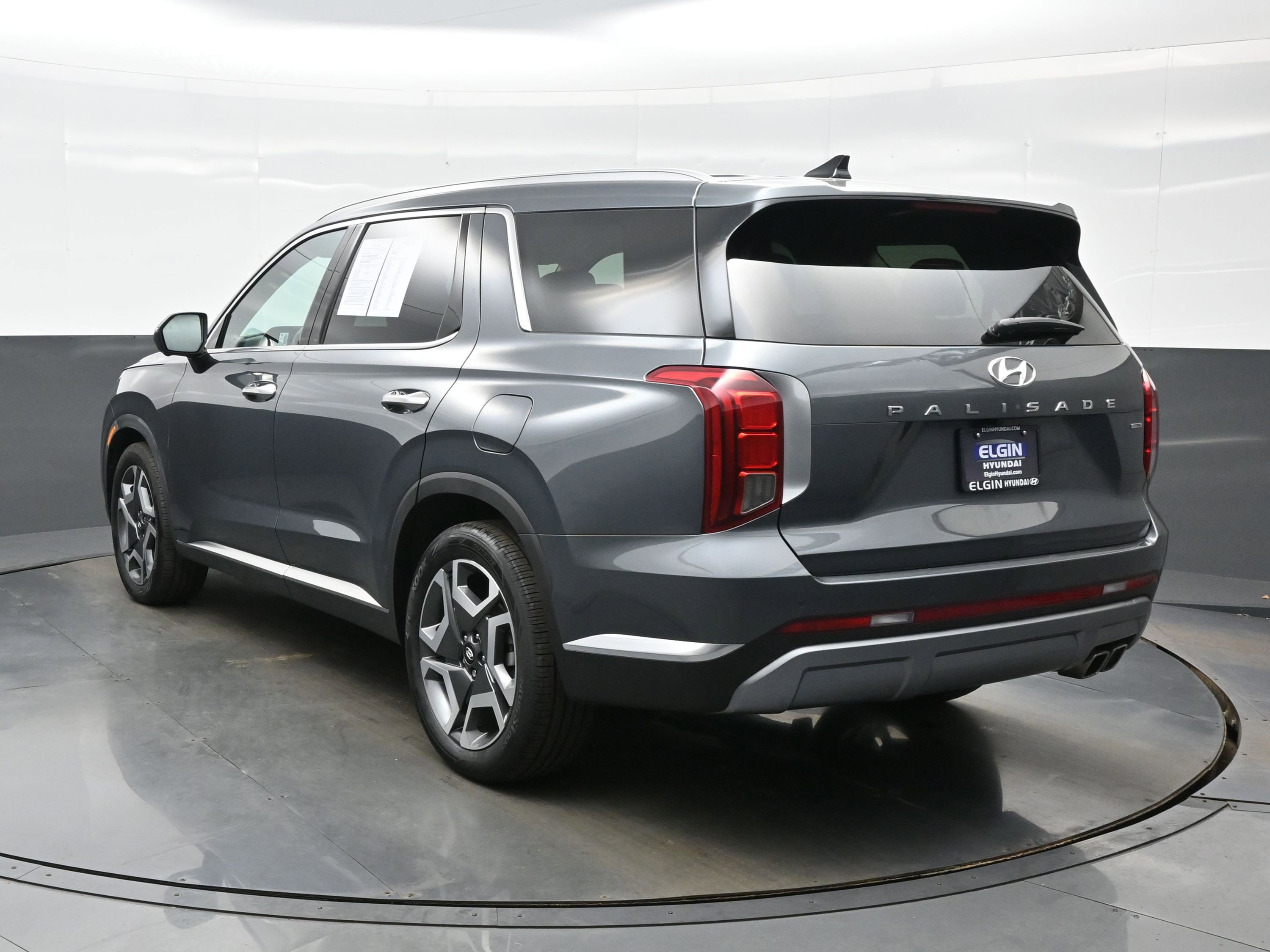 Used 2025 Hyundai Palisade Limited image 4