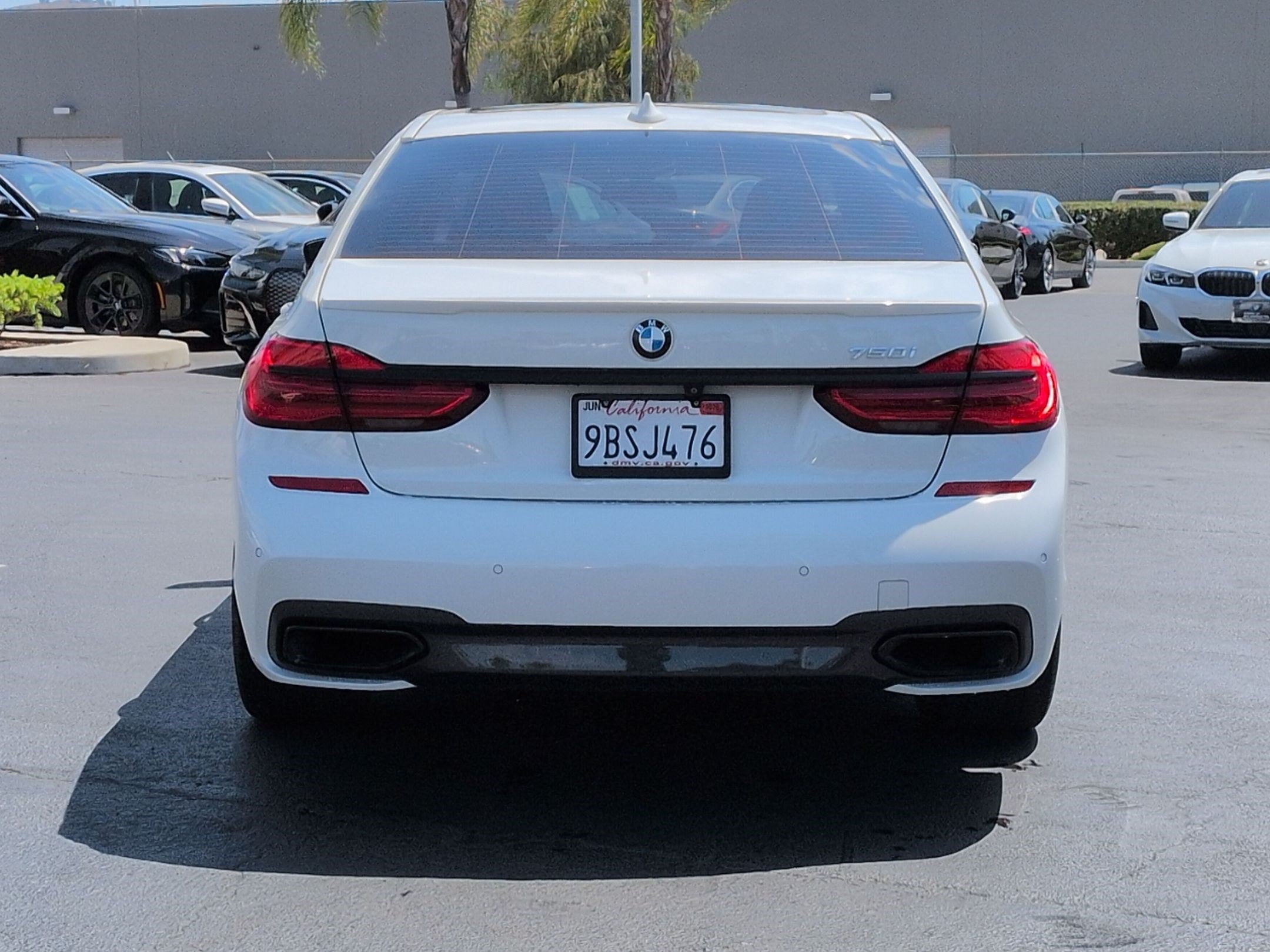 Used 2019 BMW 750i w/ M Sport Package RWD image 9
