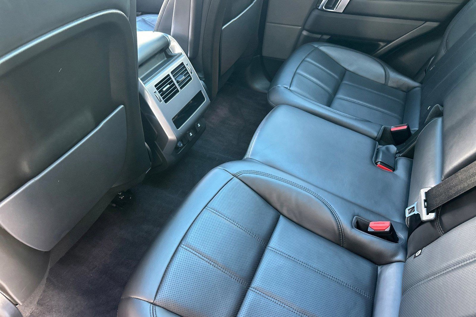 Used 2019 Land Rover Range Rover Sport HSE image 15