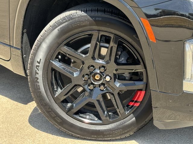 Used 2023 Chevrolet Traverse Premier w/ Redline Edition FWD image 38