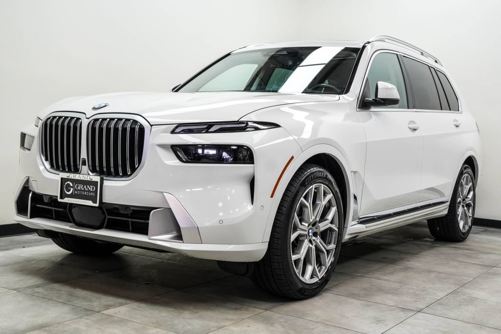 Used 2026 BMW X7 xDrive40i AWD/4WD image 9