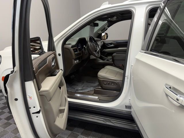 Used 2021 GMC Yukon SLT w/ SLT Premium Package image 14