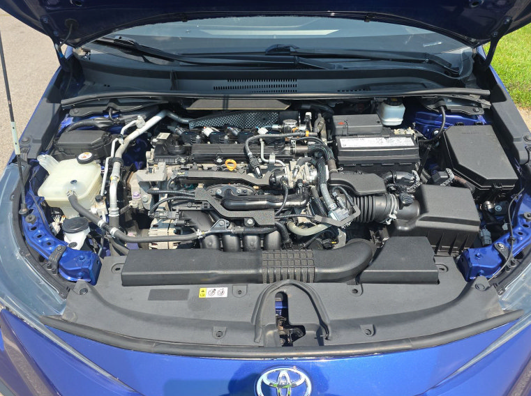 Used 2020 Toyota Corolla SE w/ SE Premium Package FWD image 8