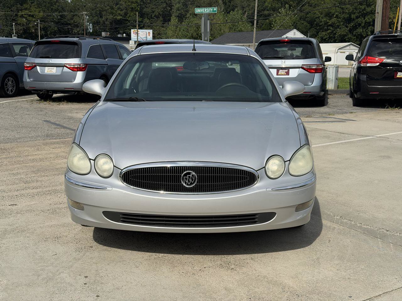 Used 2005 Buick LaCrosse CXL w/ Chrome Appearance Package FWD image 3