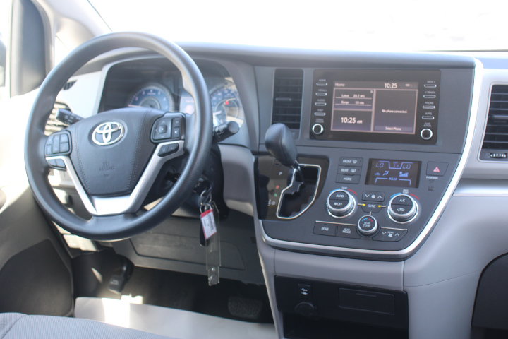 Used 2020 Toyota Sienna L FWD image 20