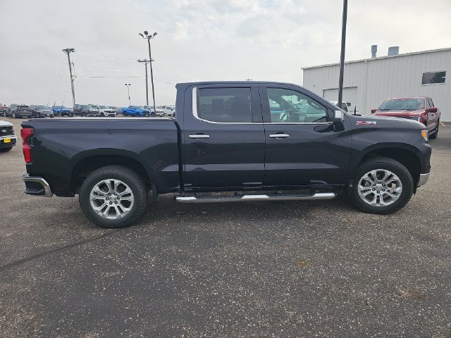 Used 2022 Chevrolet Silverado 1500 LTZ w/ LTZ Premium Package AWD/4WD image 6