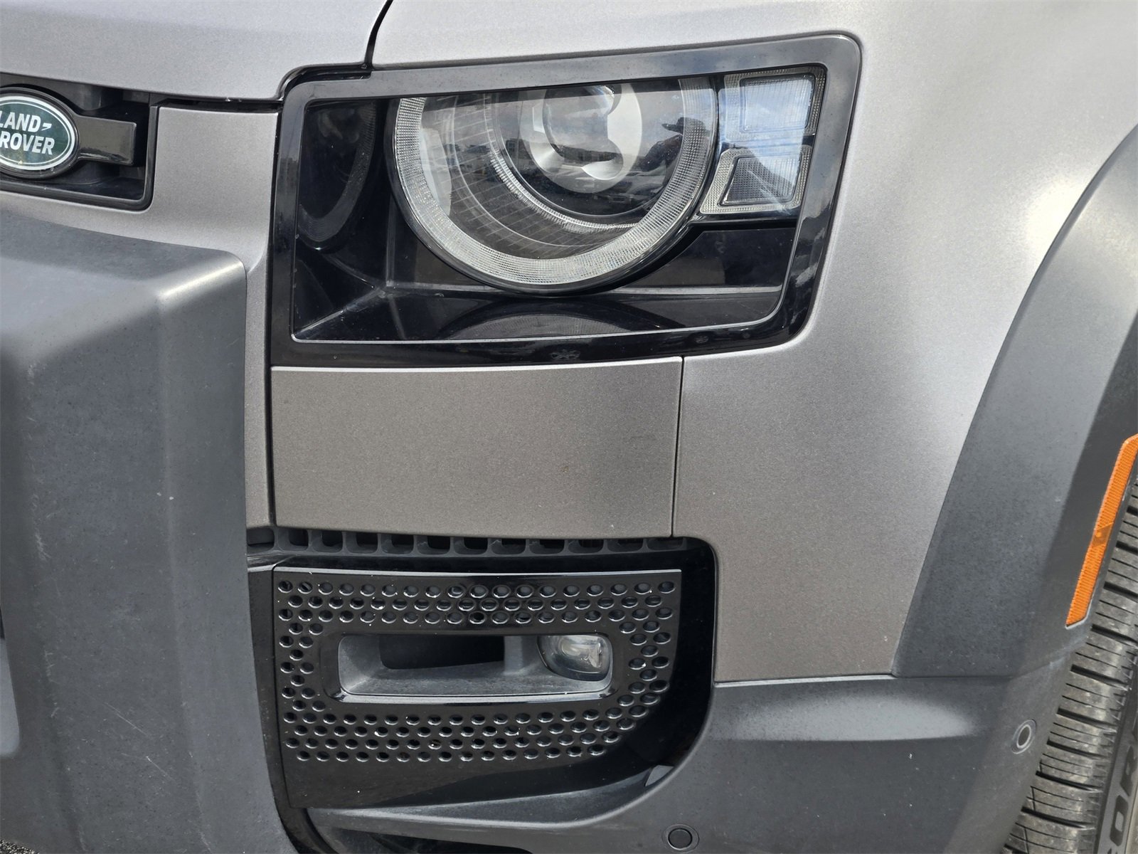 Used 2021 Land Rover Defender 90 First Edition image 9