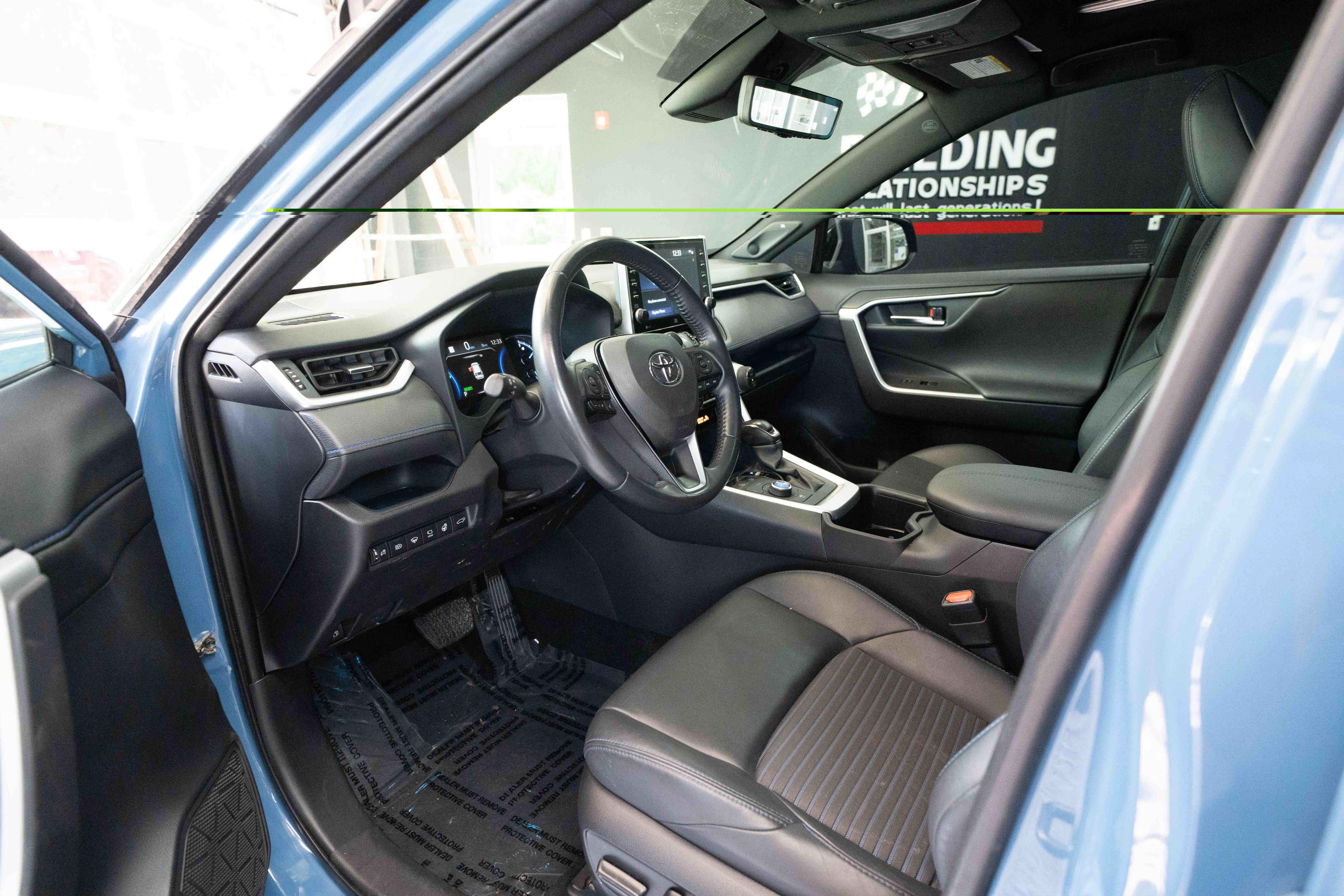 Used 2022 Toyota RAV4 XSE AWD/4WD image 8