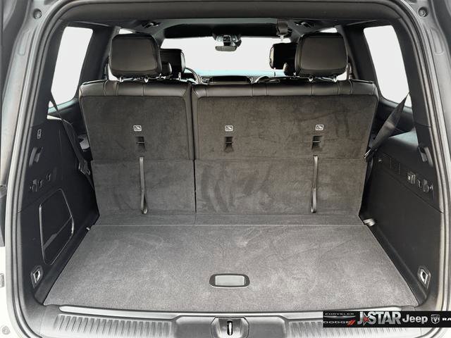 Used 2023 Jeep Wagoneer Series III w/ Flexible Seating Group RWD image 27