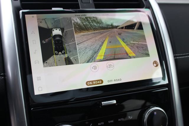 New 2025 Land Rover Discovery Dynamic SE image 19