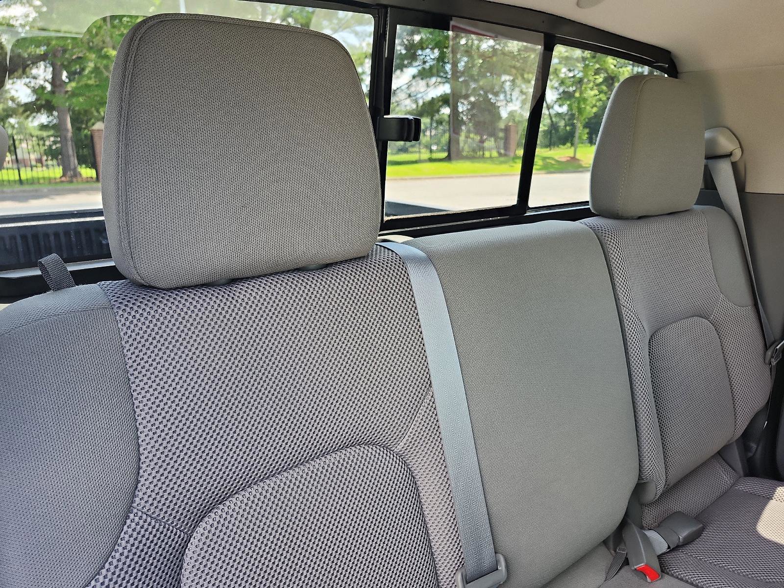 Used 2018 Nissan Frontier SV AWD/4WD image 9