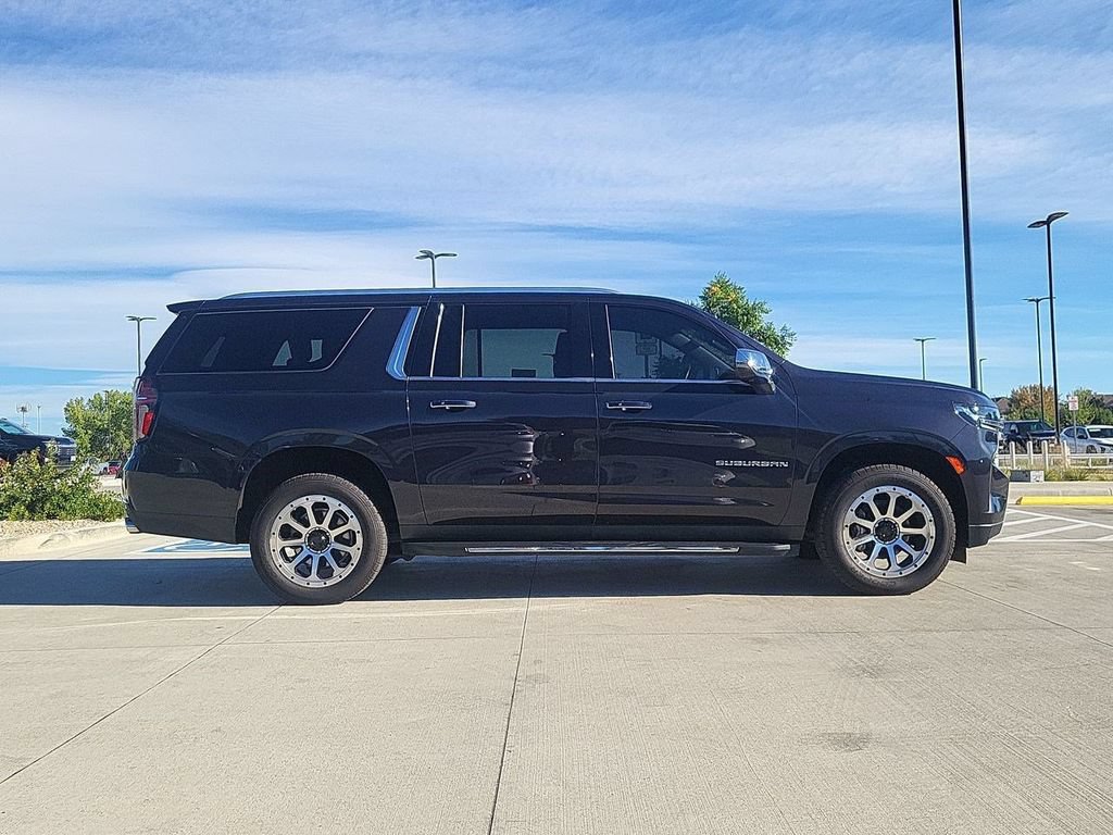 Used 2023 Chevrolet Suburban Premier AWD/4WD image 9