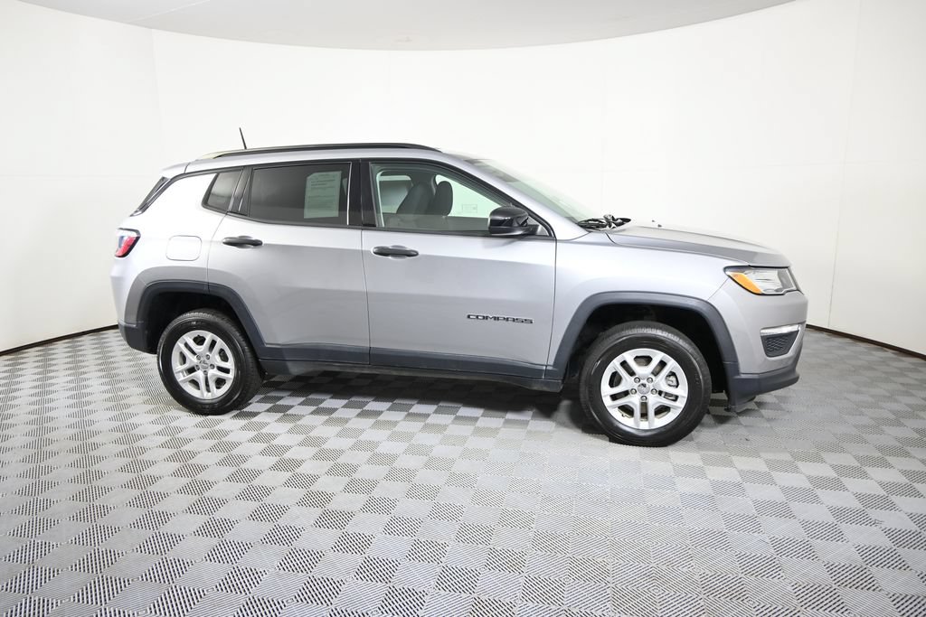 Used 2018 Jeep Compass Sport AWD/4WD image 8