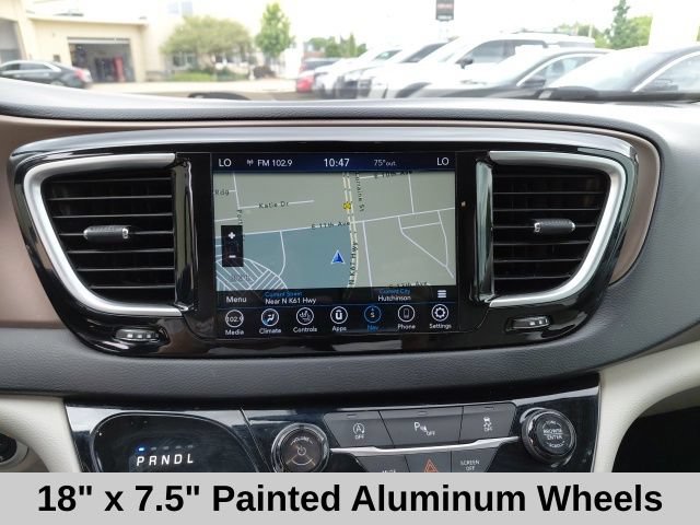 Used 2019 Chrysler Pacifica Touring-L Plus FWD image 18