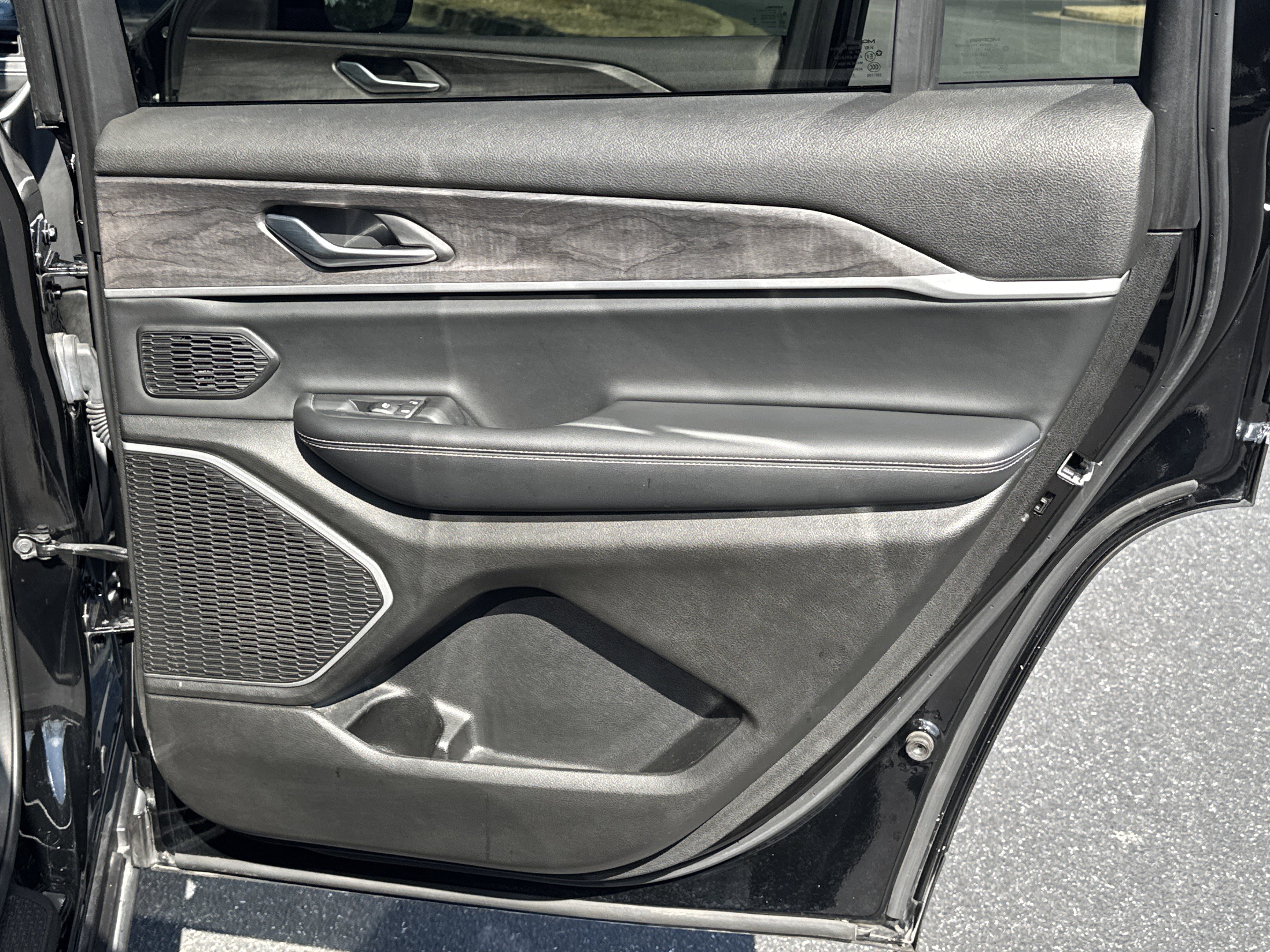 Used 2022 Jeep Grand Cherokee L Limited image 16