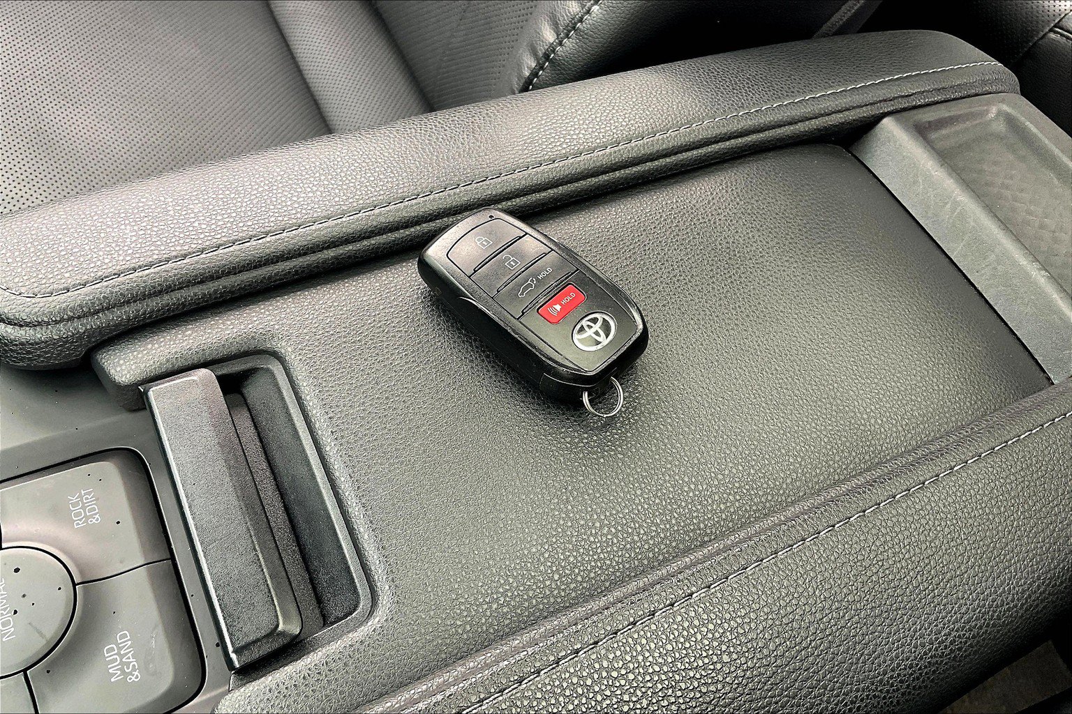 Used 2024 Toyota Grand Highlander AWD image 14