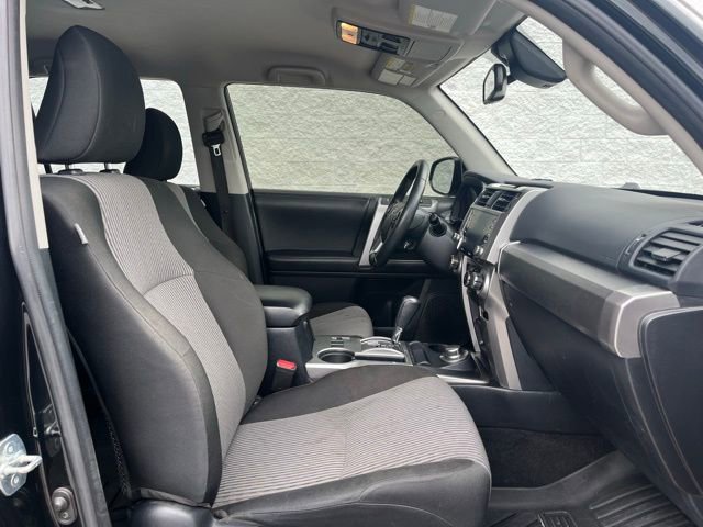 Used 2022 Toyota 4Runner SR5 AWD/4WD image 10